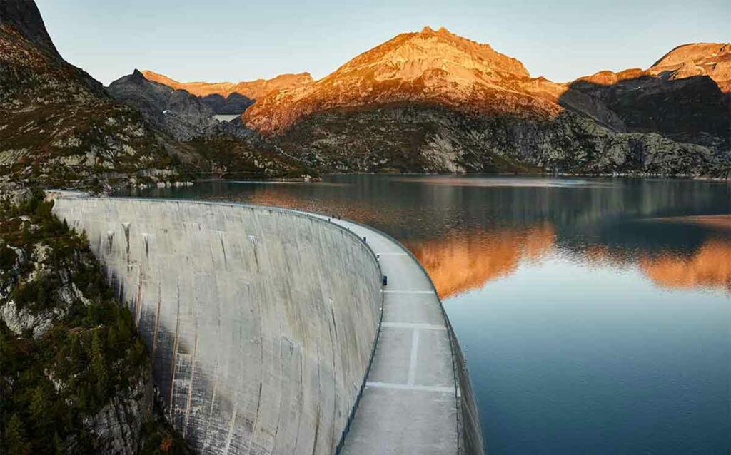 Alpiq Emosson - Dam and Lake