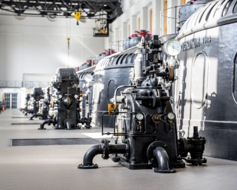 Wasserkraftwerk Eglisau an der Thur, Schweiz.
