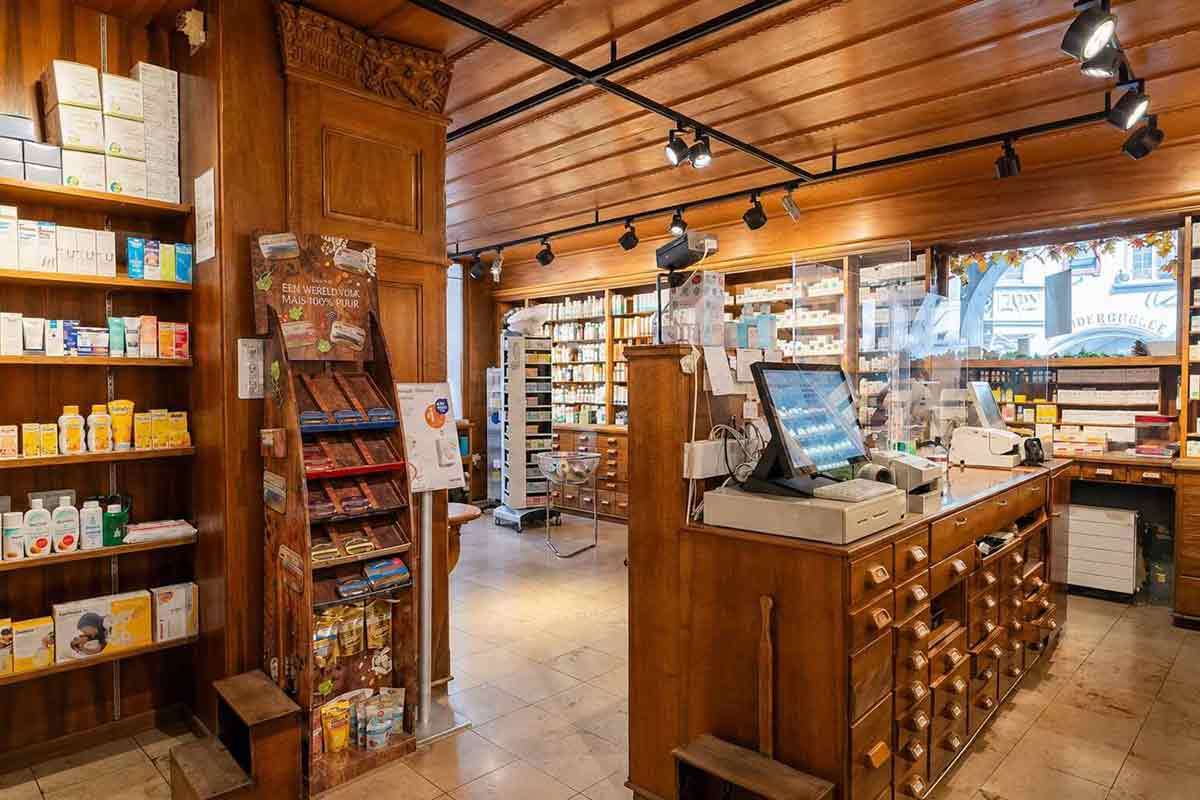 Die traditionsreiche Bären Apotheke am Zytglogge gehört seit Generationen zum Berner Stadtbild.