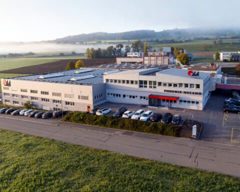 Phoenix-Mecano-Firmengebäude mit Unternehmensschriftzug