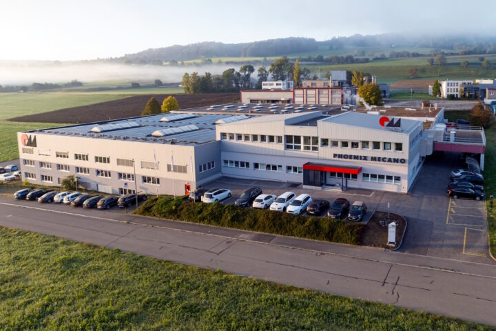 Phoenix-Mecano-Firmengebäude mit Unternehmensschriftzug