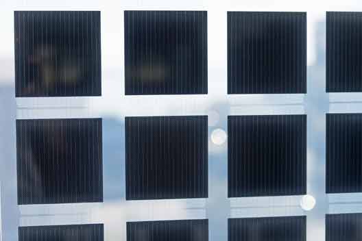 Photovoltaic building facade for CSEM